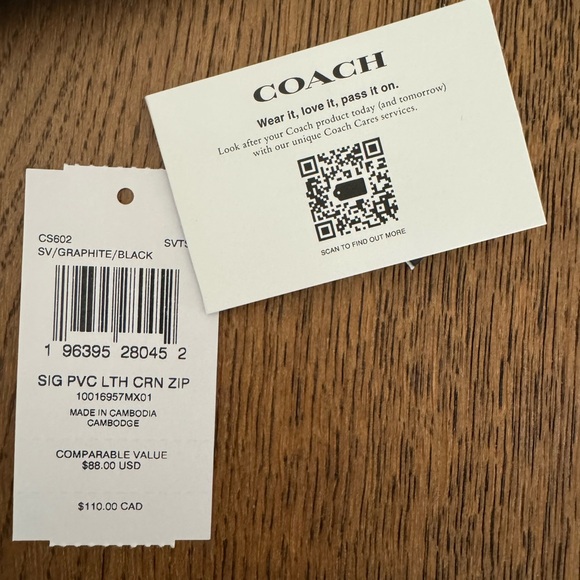 NWT Coach Wristlet - Picture 8 of 10